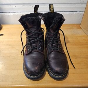 Dr. Martens 1460 Womens Serena Burgundy Leather Faux Fur Lined Boots Sz 7